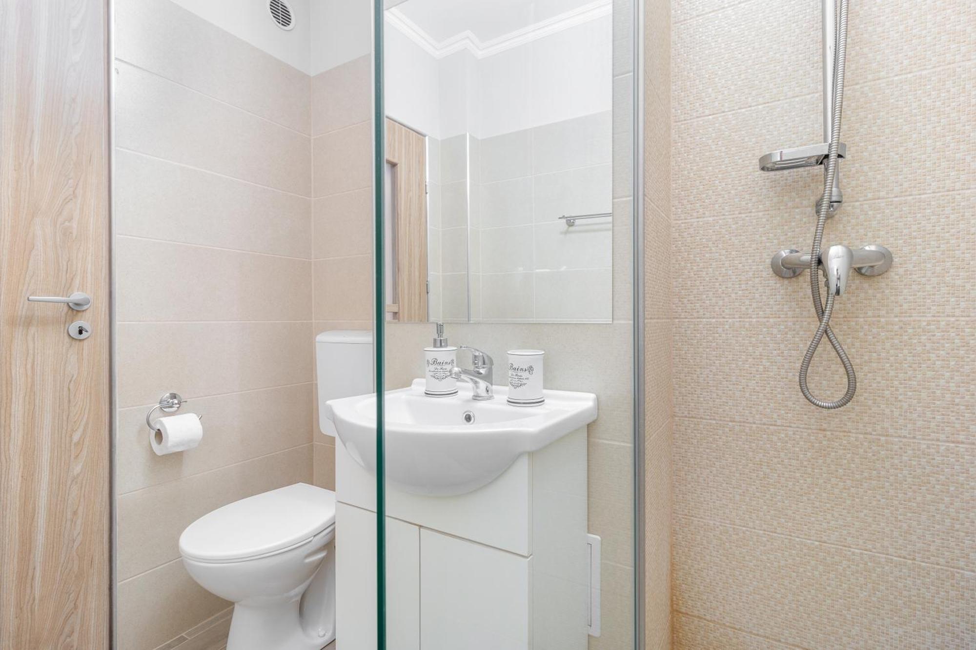 Venezia Studio Apartment Oradea Eksteriør bilde